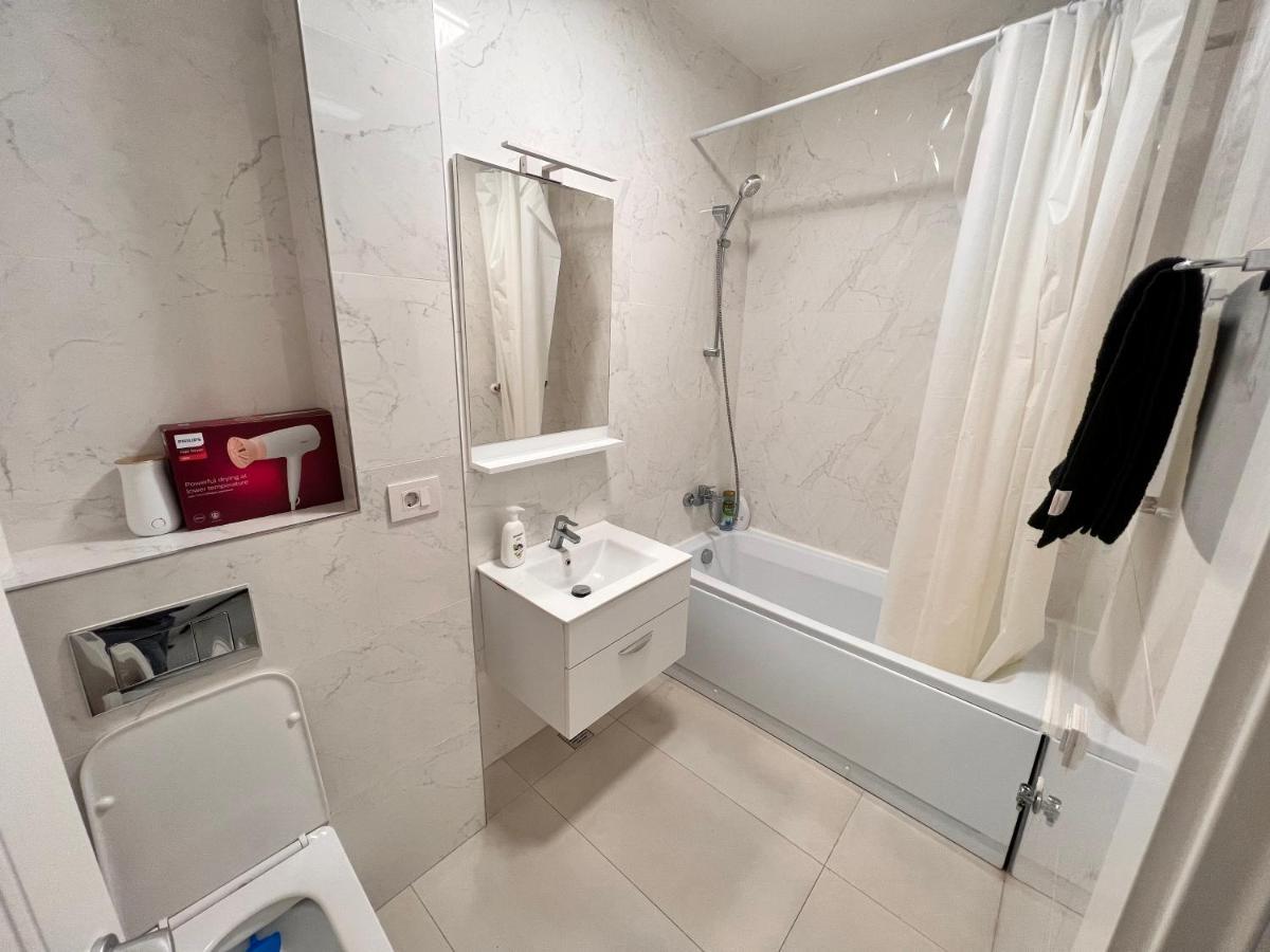 Central Metropolitan Bright 1 Яш Екстериор снимка